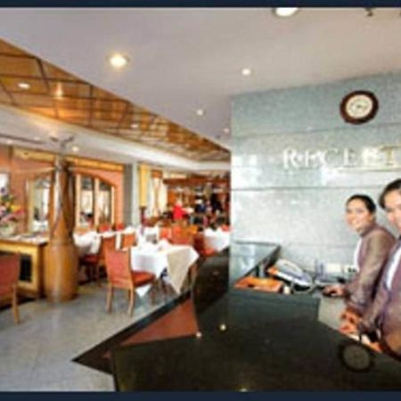 Majestic Suites Hotel Banguecoque Exterior foto