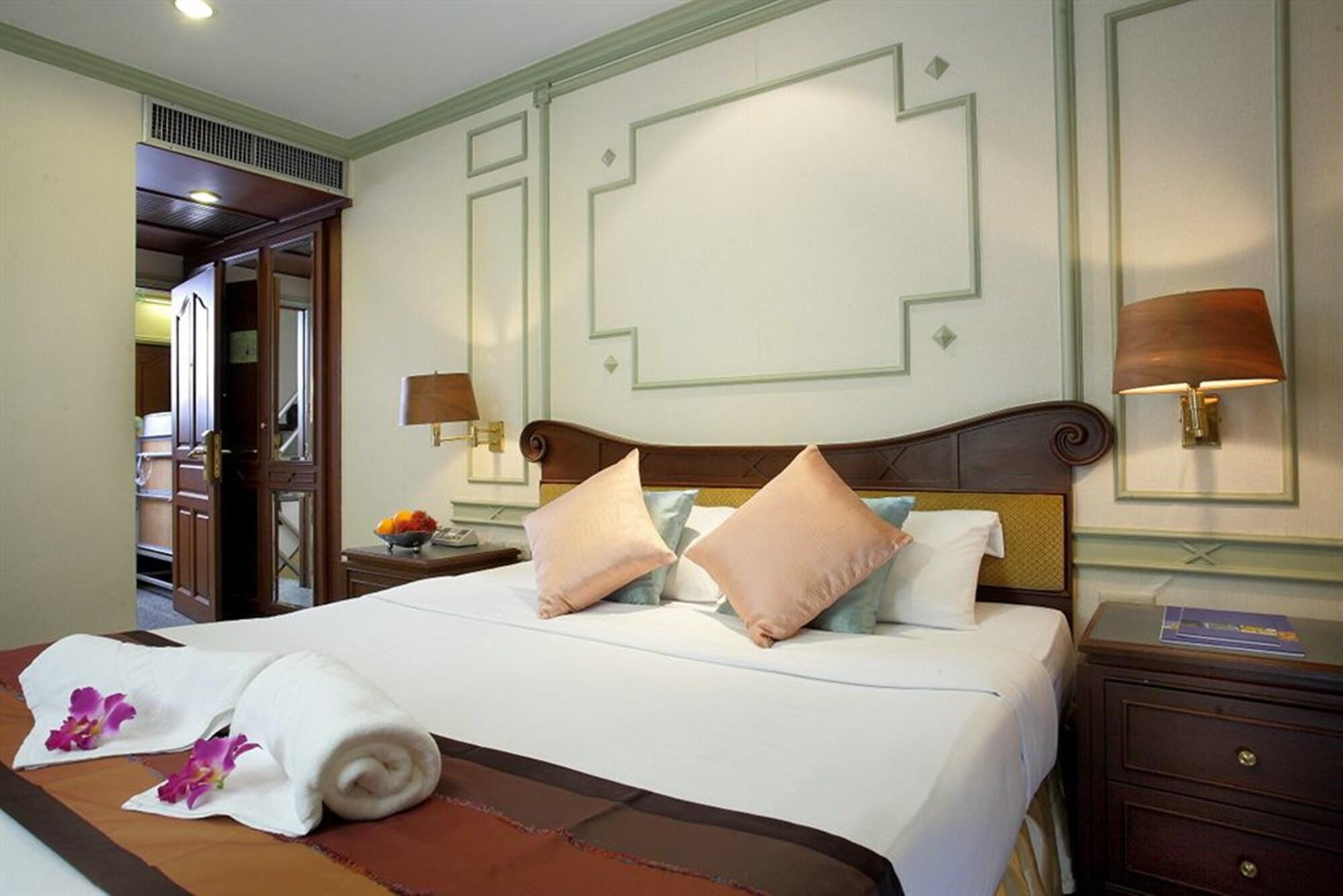 Majestic Suites Hotel Banguecoque Exterior foto