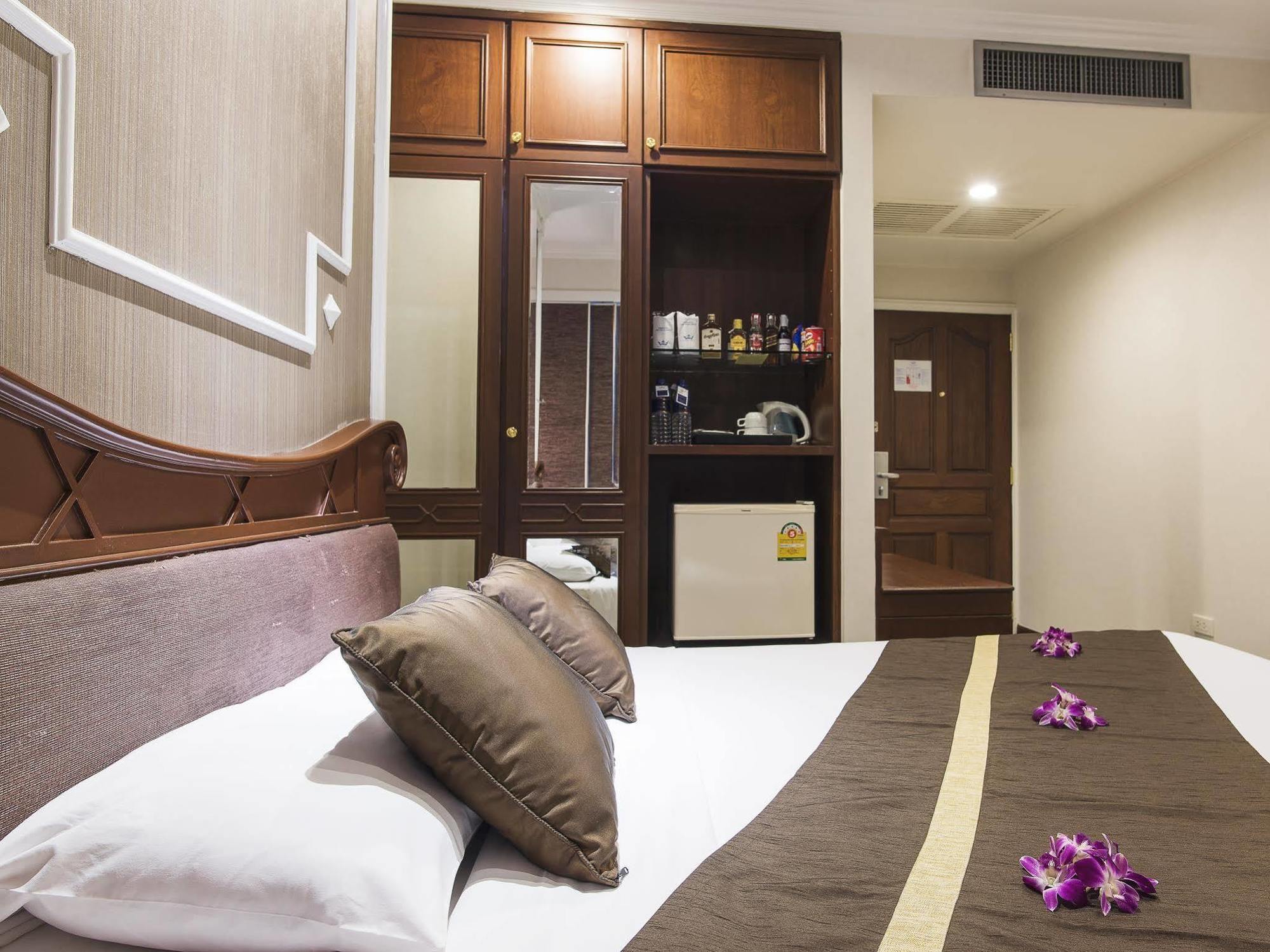 Majestic Suites Hotel Banguecoque Exterior foto